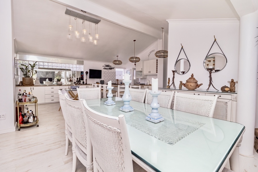 4 Bedroom Property for Sale in Grotto Bay Western Cape